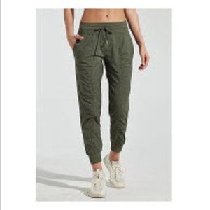 Lululemon Beyond the Studio Jogger Green Women's Size 14 Length 24"